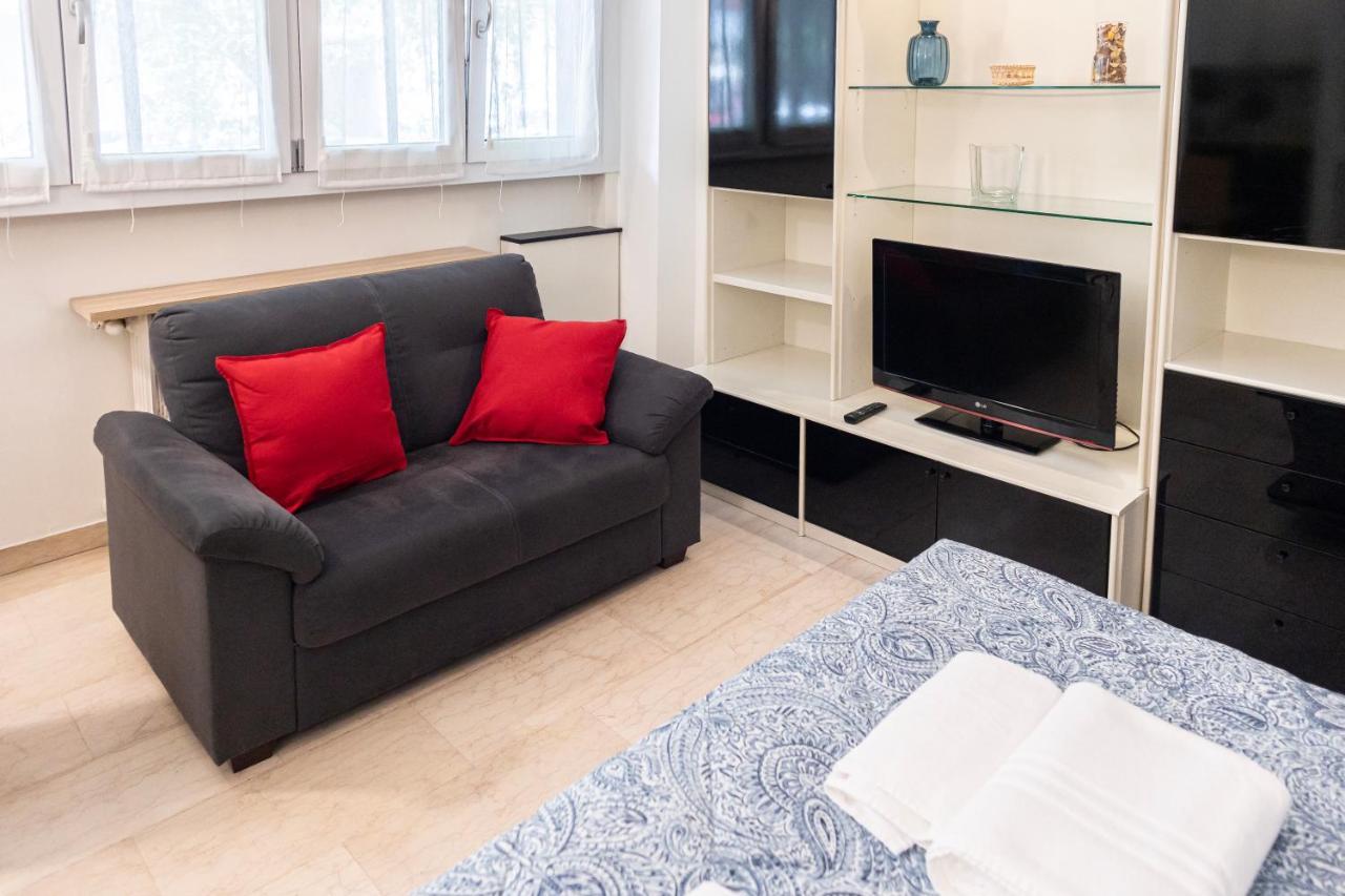 Ferienwohnung Accogliente Loft In Zona Monumentale/Cenisio Mailand Exterior foto